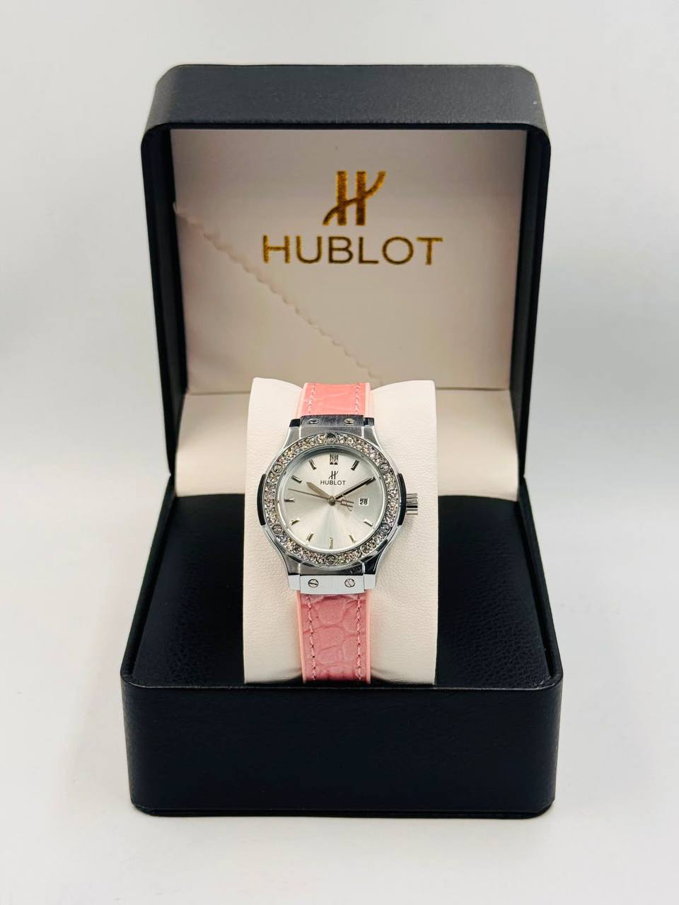 Hublot Ladies
*New arrival*🔥
80 dhs✅

Zain08
♥️♥️♥️