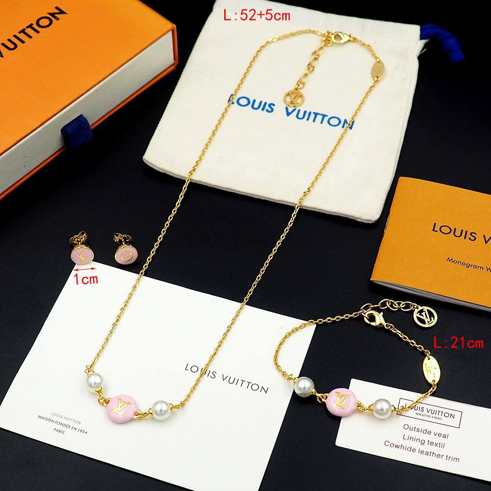 LV set
Necklace 
Earrings 
Bracelet 
Master Quality 🎁

*140* AED normal box 📦 
*170* AED master box 🗃️

Zain48
♥️♥️♥️