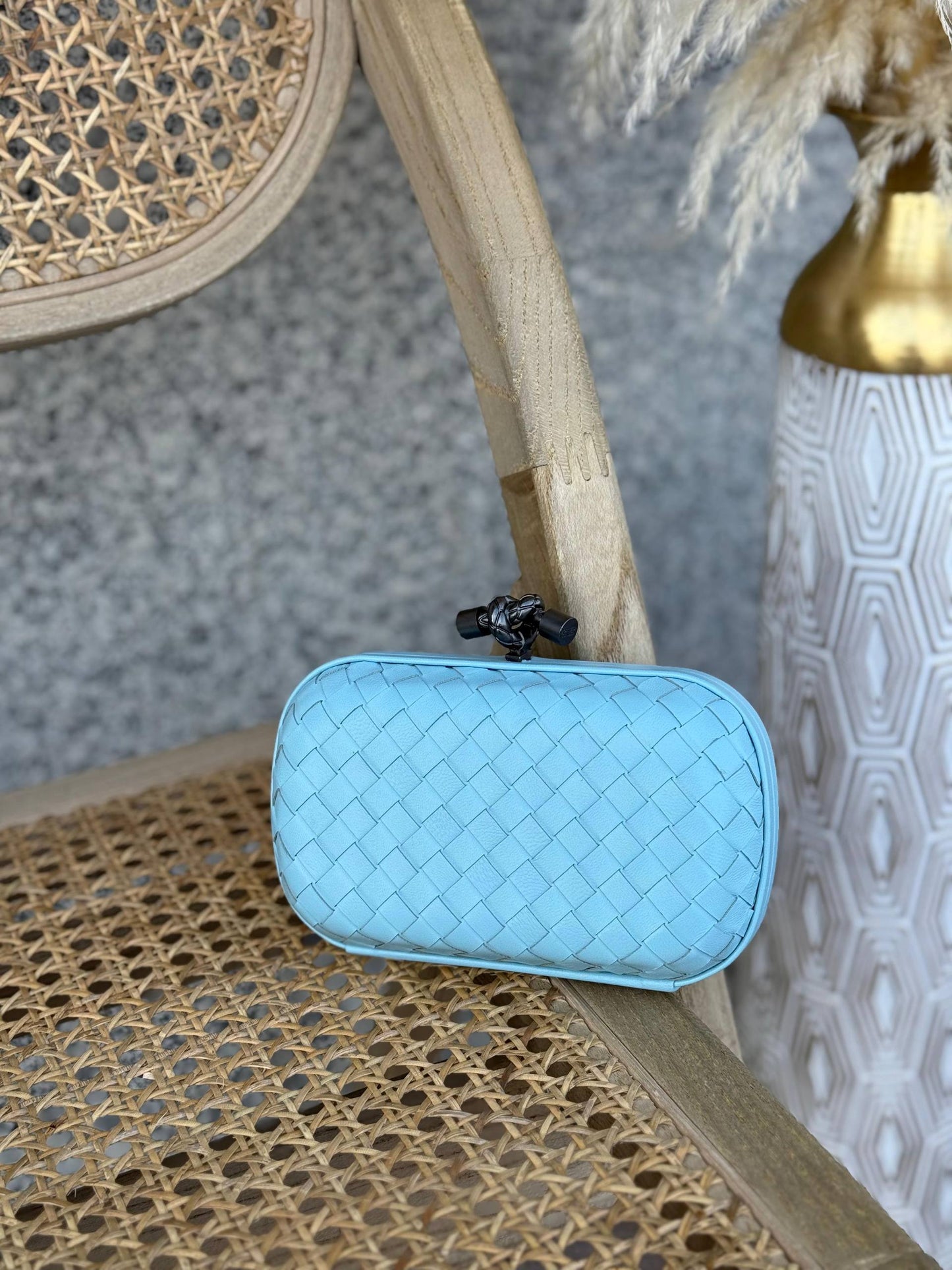 BOTTEGA VENETA

16cm
320 dhs🗽
Super Master Quality✨✨✨
With box🎁

Zain167
♥️♥️♥️