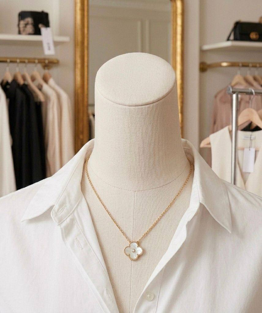 Van Cleef & Arpels 🖤
* Alhambra 1 Motif Limited Edition  Necklace ⬆️
* ⁠↗️ *Super Master Quality ®️*
For Price 👇 WTSP Text Zain 0568585901

Zain106
♥️♥️♥️