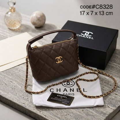 CHANEL ᴍɪɴɪ ʜᴏʙᴏ
ᴄᴀᴠɪᴀʀ ʟᴇᴀᴛʜᴇʀ ᴍᴀᴛᴇʀɪᴀʟ
ᴅᴇᴛᴀᴄʜᴀʙʟᴇ ᴛᴏᴘ ʜᴀɴᴅʟᴇ
ᴡɪᴛʜ ʟᴏɴɢ ᴄʜᴀɪɴ sᴛʀᴀᴘ
sɪᴢᴇ : 17 cm
ᴡɪᴛʜ BOX
🎁🎁🎁

90 dhs✅

Zain31
♥️♥️♥️