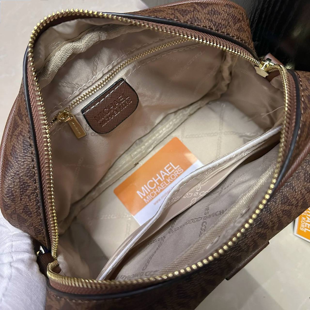 MK 
 GOOD QUALITY
85 dhs✅

Zain39
♥️♥️♥️
