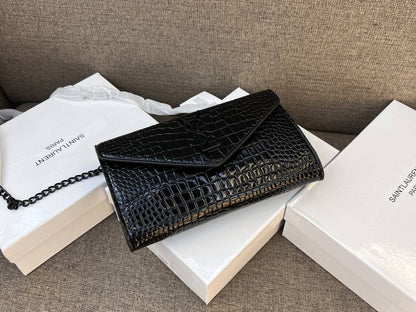 Bags
95 dhs🇦🇪🇦🇪
high quality With box23cm

Zain26
♥️♥️♥️