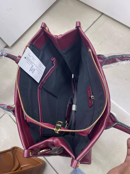 Prada
75 dhs❣️

Zain50
♥️♥️♥️