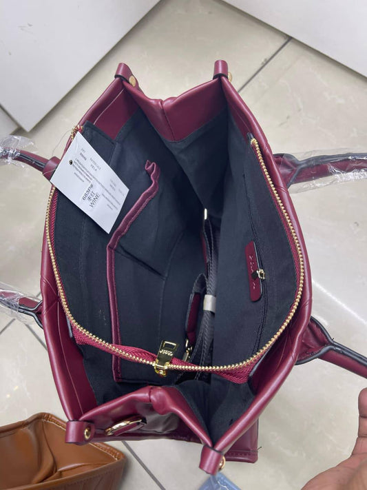 Prada
75 dhs❣️

Zain50
♥️♥️♥️