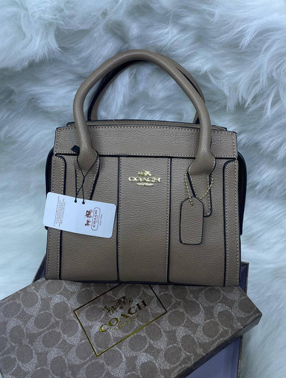 Coach

95 dhs✅ 

with box
🎁🎁🎁

Zain72
♥️♥️♥️