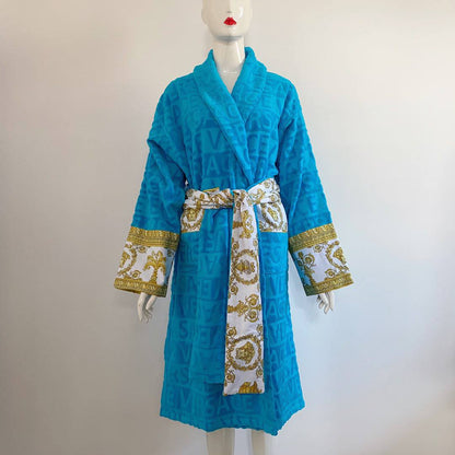 ه*New collections*                                                
VERSACE BATHROBE
*Super Master quality*
*Sizes:FREE SIZE*

750 dhs🇦🇪🇦🇪

Zain308
♥️♥️♥️