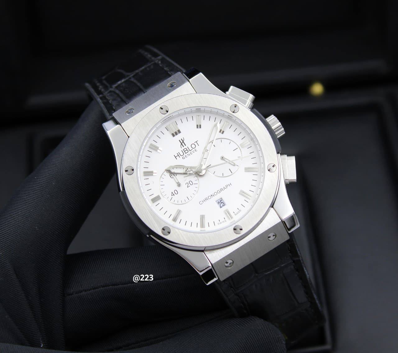 HUBLOT MEN STOPWATCH BATTERY

220 dhs💓

Zain58
♥️♥️♥️