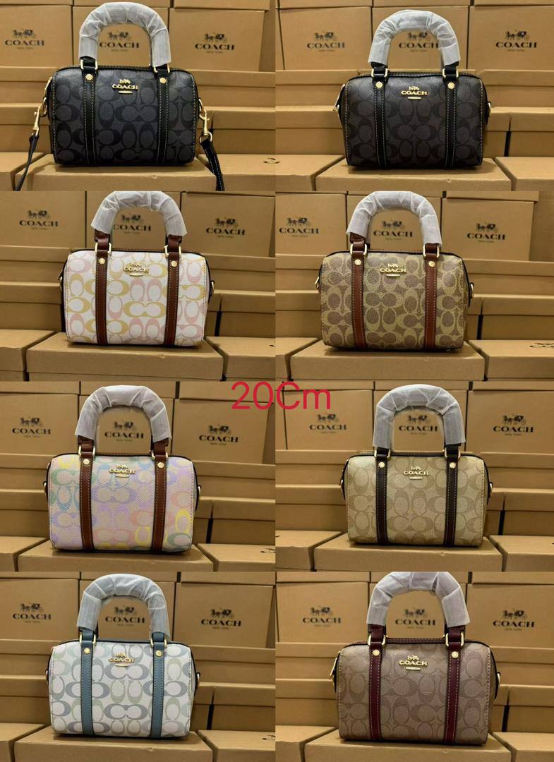 Coach
100 dhs🇦🇪🇦🇪
with box
size 20cm

Zain26
♥️♥️♥️