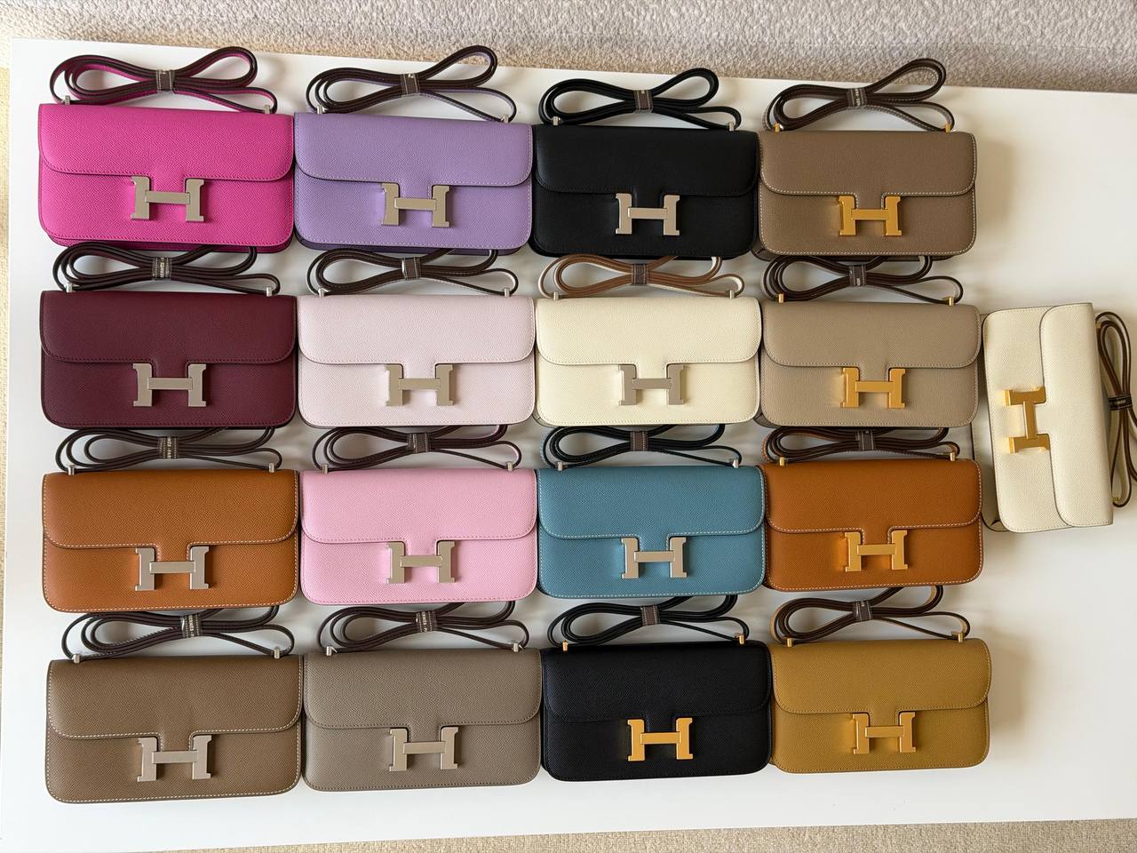 Hermes
constance 23cm 
super Master quality ✅with box📦
480 dhs✅

Zain51
♥️♥️♥️