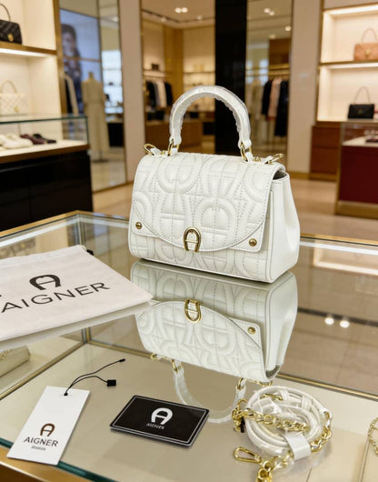 Aigner

90 dhs🇦🇪🇦🇪

Withbox

Zain07
♥️♥️♥️