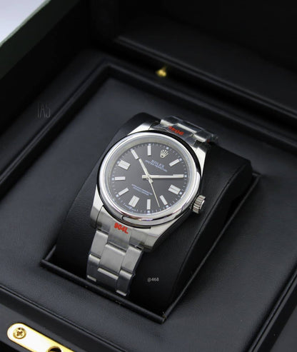 ROLEX  MILGAUSS AUTOMATIC 41mm

180 dhs🪙💚

Zain58
♥️♥️♥️
