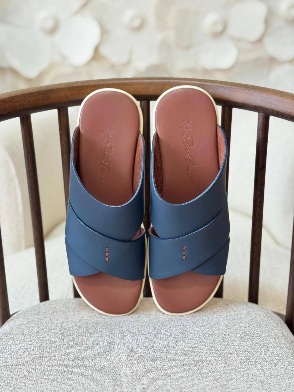 LORO PIANA 
*Vip quality*
*size: 40 to 46*
450 dhs🇦🇪🇦🇪

Zain185
♥️♥️♥️