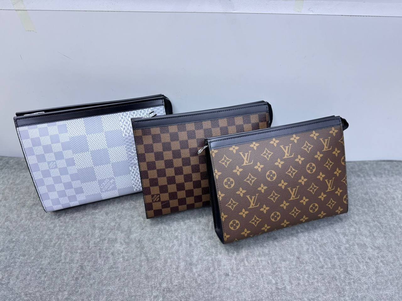 Pouch

65 dhs🪙🖤

Zain114
♥️♥️♥️