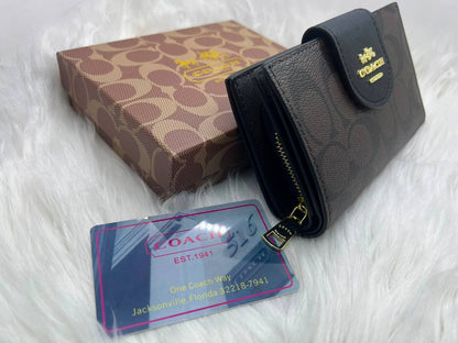 Wallets
60 dhs🇦🇪🇦🇪
with box

Zain182
♥️♥️♥️