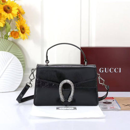 GUCCI 

HIGH QUALITY 

WITH BOX 
🎁🎁🎁

120 dhs✅

Zain39
♥️♥️♥️