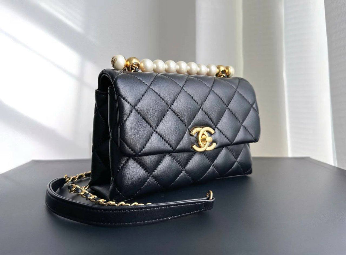 Chanel

150 dhs🇦🇪🇦🇪

Double box


Zain35
♥️♥️♥️