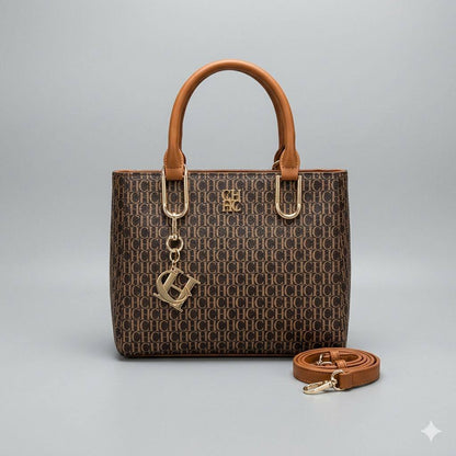 CH Carolina Herrera
Top Hand Carry Bag
With Long Belt Strap
Gold Hardware & Chain Logo
NO BOX
Size: 25 cm

100 dhs🇦🇪🇦🇪

Zain239
♥️♥️♥️