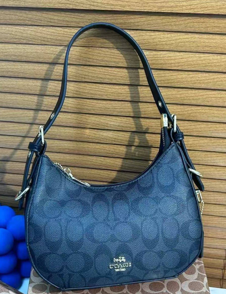 Coach
65 dhs🇦🇪🇦🇪

Zain232
♥️♥️♥️