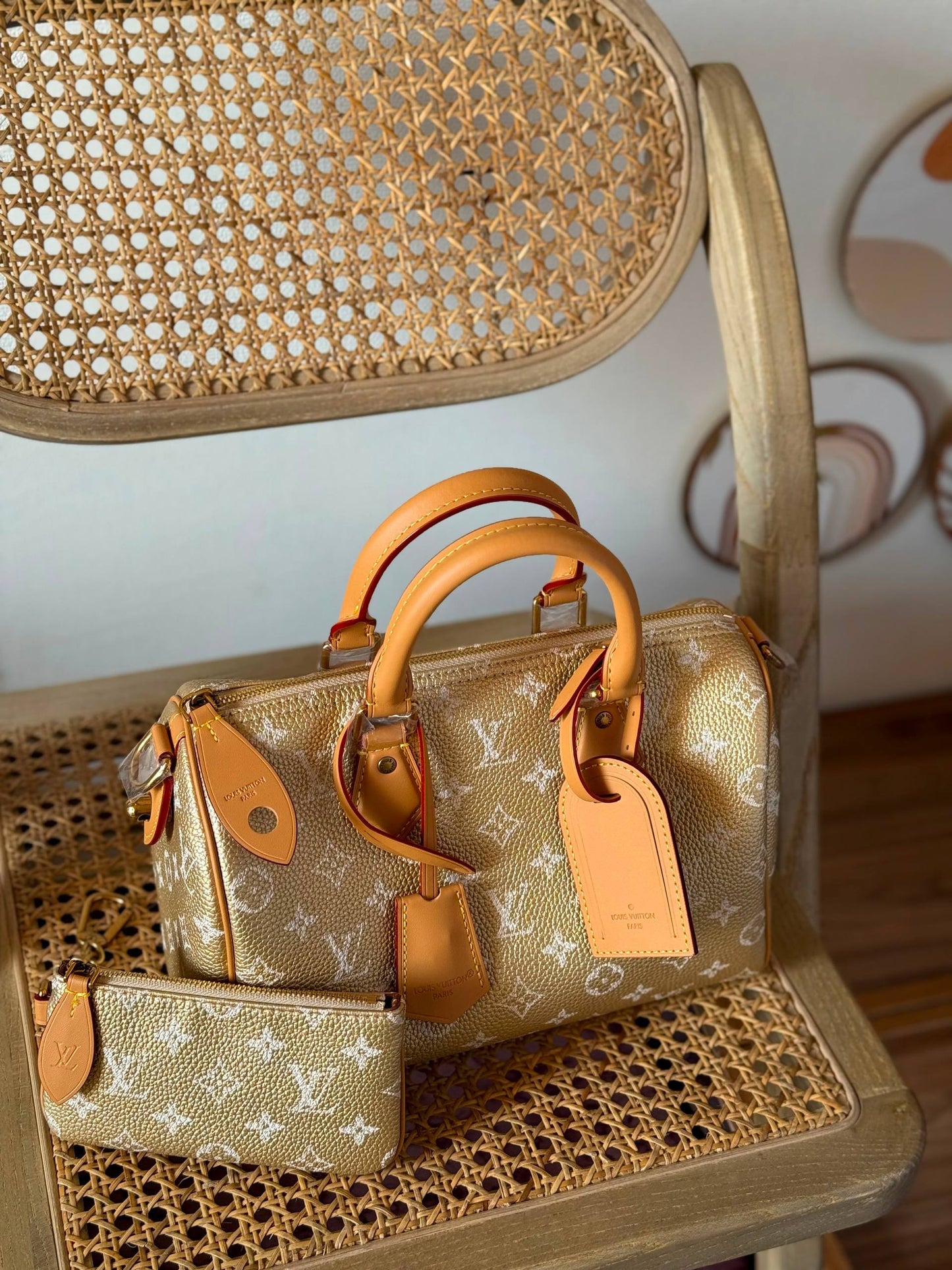 New Collection✨✨✨
LV
26cm
390 dhs🇦🇪🇦🇪
 *MASTER QUALITY*
With box🎁

Zain167
♥️♥️♥️