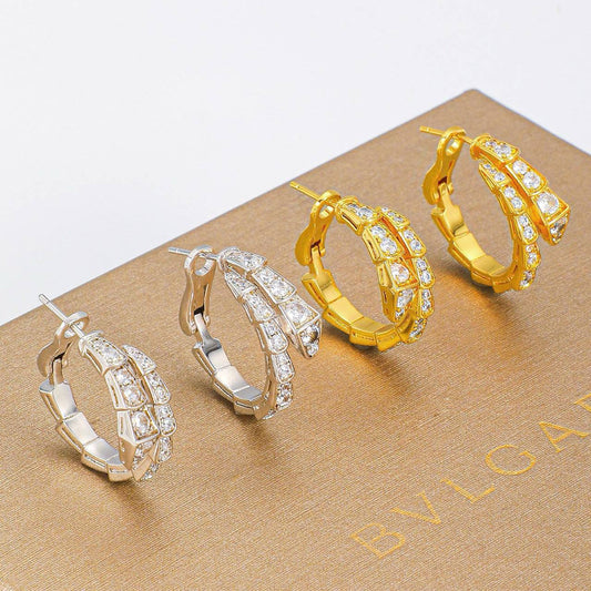 Bvlgari Set* 🦋
Necklace 
Earrings 
Master quality 🌿

*105* AED normal box 📦

Zain48
♥️♥️♥️