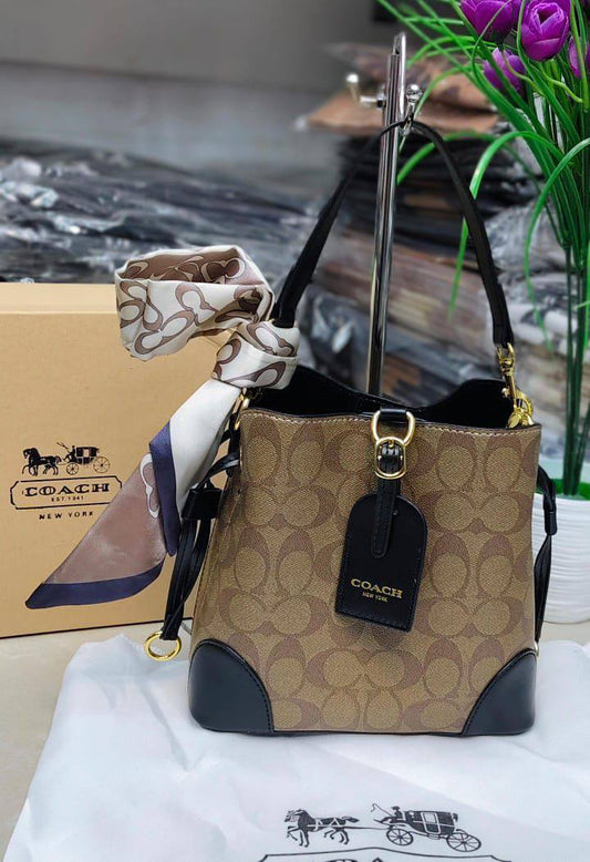 Coach - Dior - CH - LV

With box
🎁🎁🎁

90 dhs🪙💚

Zain177
♥️♥️♥️