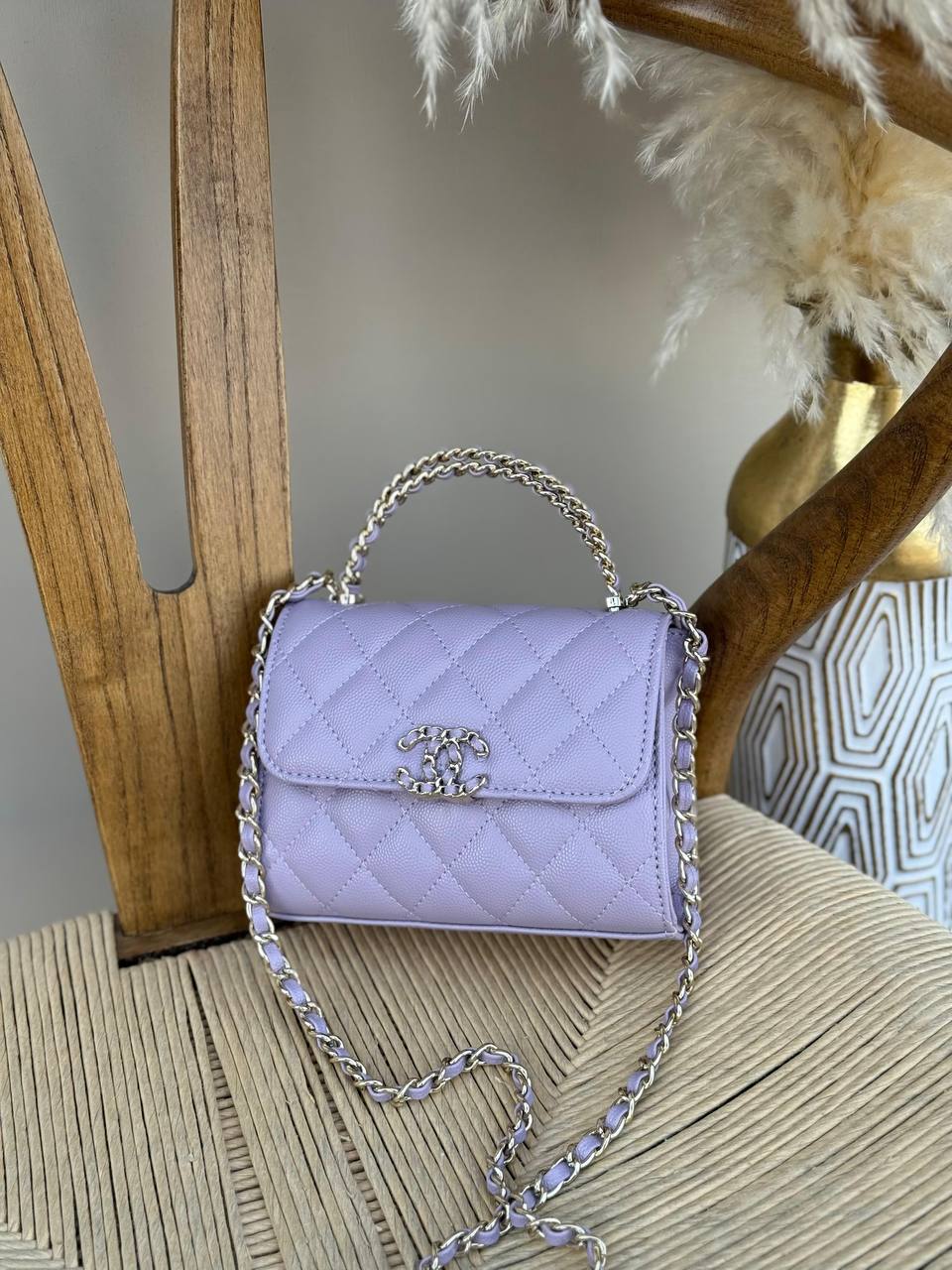 CHANEL

15cm
340 dhs✅

18cm
360 dhs✅
Top quality 

With box🎁

Zain167
♥️♥️♥️
