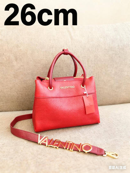 Valentino
115 dhs✅
high quality 
26cm

Zain26
♥️♥️♥️