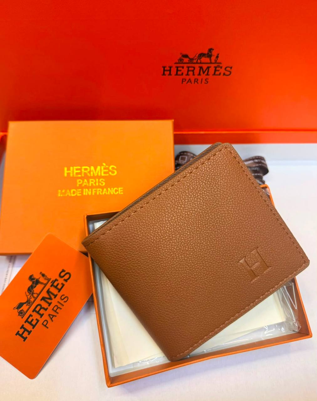 Wallets
With box 
35 dhs🇦🇪🇦🇪

Zain93
♥️♥️♥️