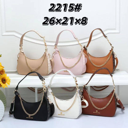 MK
90 dhs🇦🇪
size：26×21×8cm

With box
🎁🎁🎁

Zain35
♥️♥️♥️