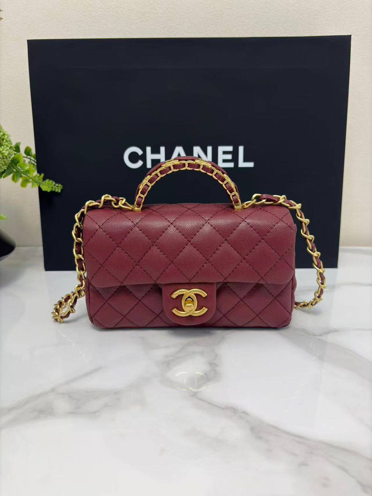 Chanel Master
20cm🥰 

with Box 
🎁🎁🎁

260 dhs🗽

Zain228
♥️♥️♥️