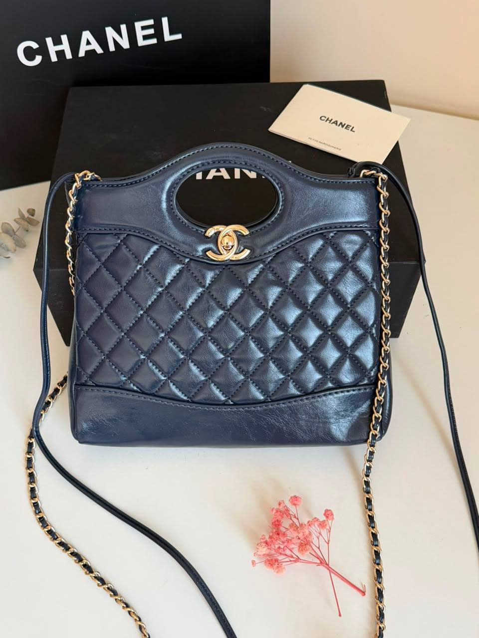 Chanel

230 dhs🇦🇪🇦🇪

Zain134
♥️♥️♥️