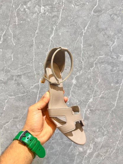 Hermes 
Size 36 to 41
110 dhs🪙💚

Zain21
♥️♥️♥️