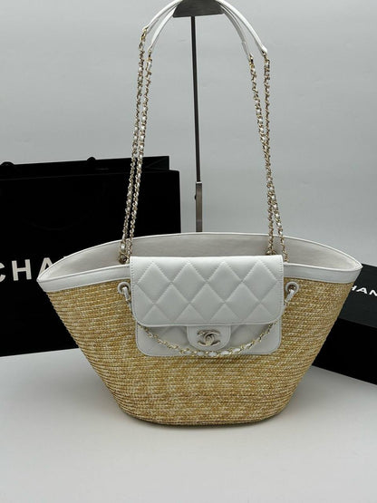Chanel
Master🌺🌺
Size :26×54×18 
310 dhs🌺

Zain114
♥️♥️♥️