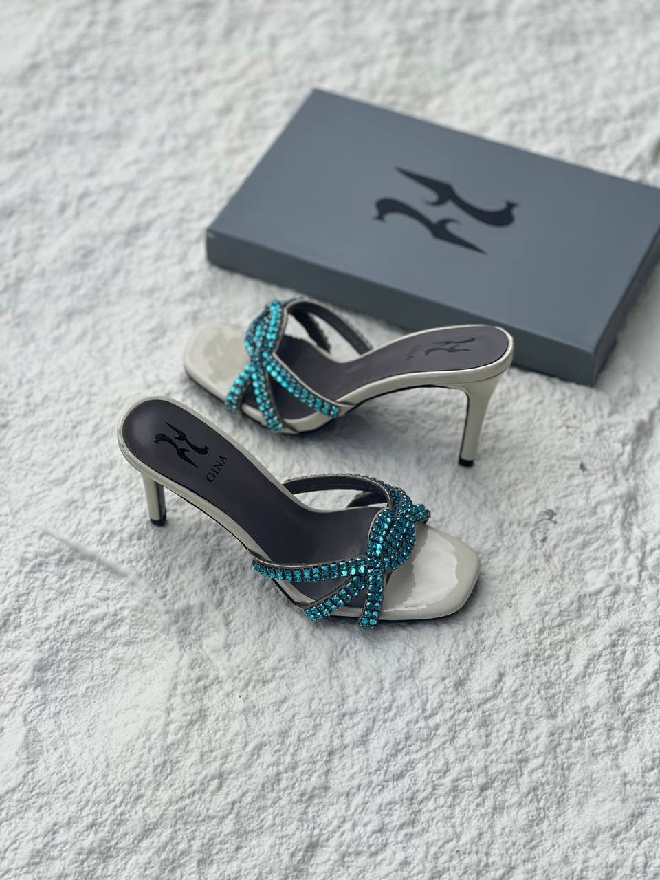 GINA 
SIZE 36 to 41
105 dhs✅

Zain21
♥️♥️♥️