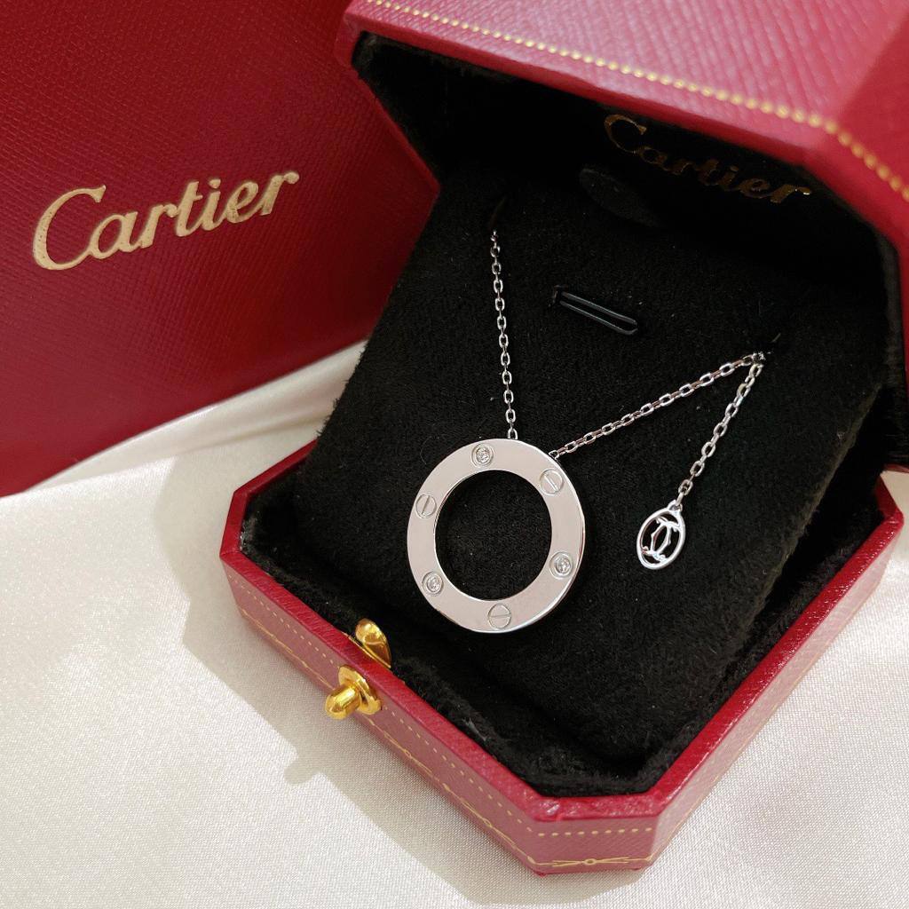 CARTIER 
STONE NECKLACE
MASTER💫✨
60 DHS✅
WITH BOX AND PAPER BAG🛍️🎁

Zain89
♥️♥️♥️