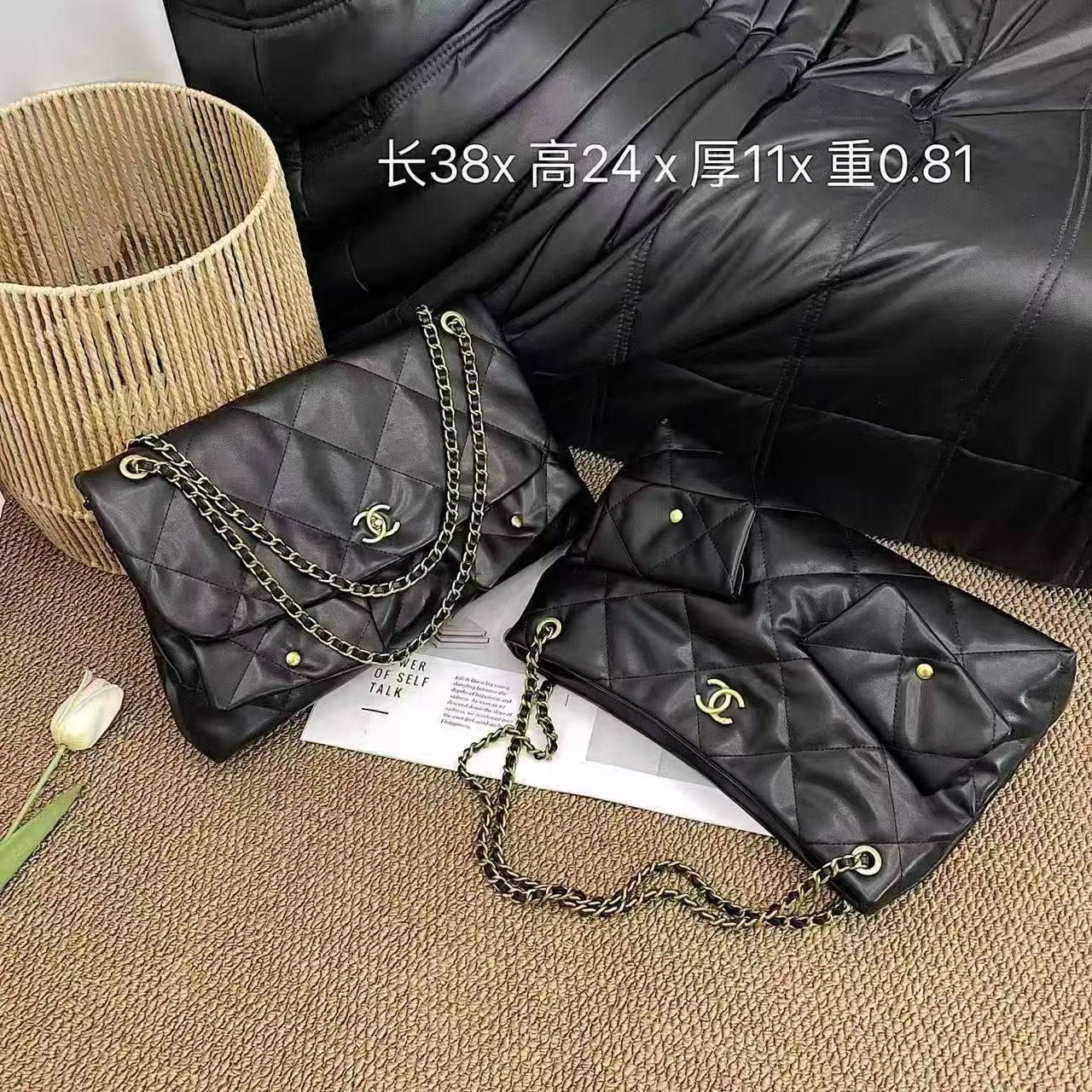 Chanel
100 dhs🗽
big SIZE

Zain35
♥️♥️♥️
