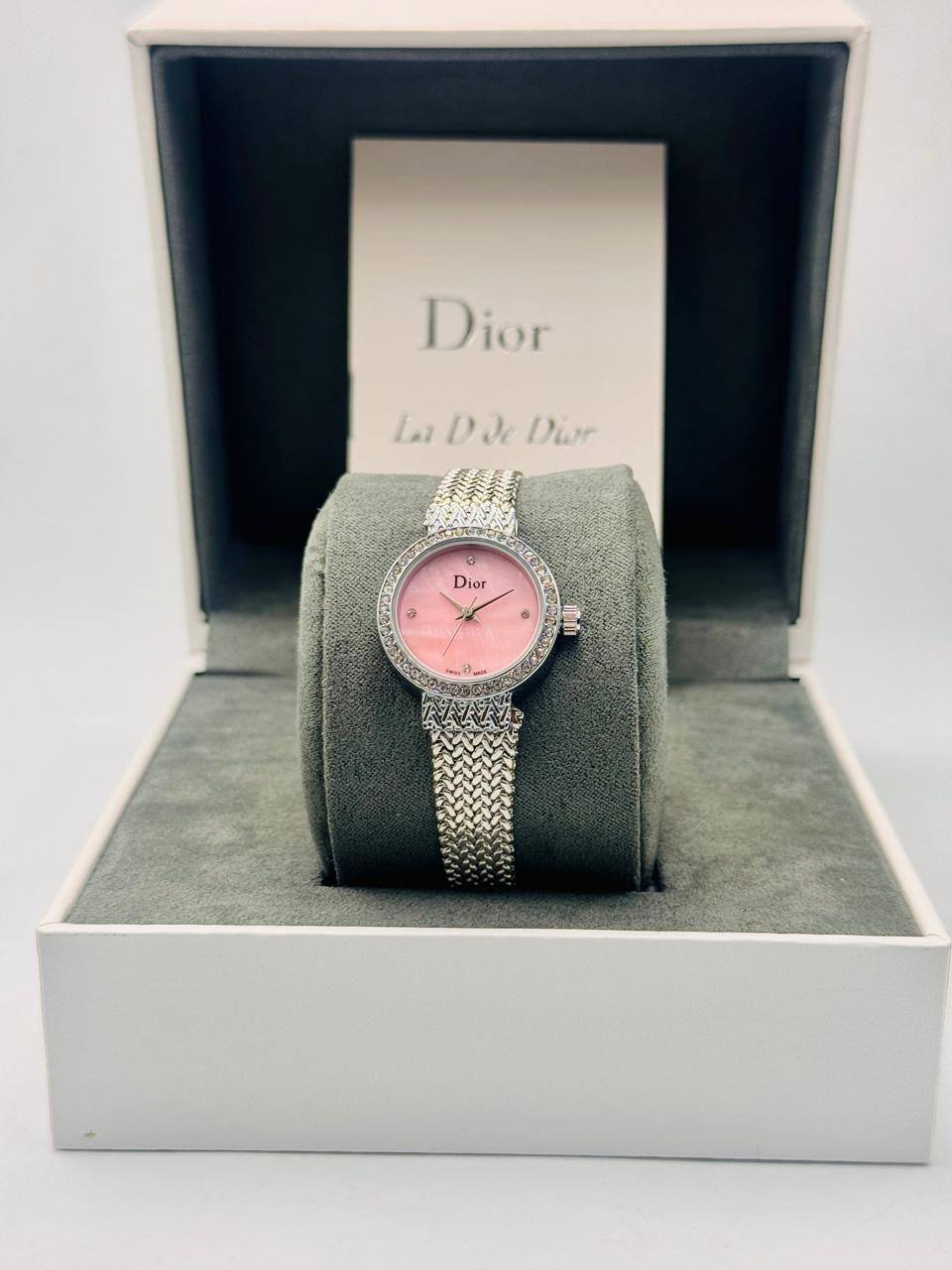 Dior ladies 
55 dhs🪙🌨️

Zain08
❤️❤️❤️