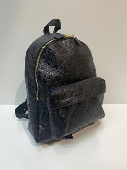 backpack
95 dhs🪙💕
size 31×12×38cm

Zain44
♥️♥️♥️