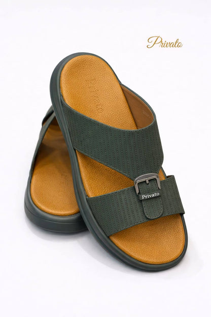 slippers for men good quality  with box and paper bag size available (40to46) 6to12) 
230 dhs❣️

Zain59
♥️♥️♥️