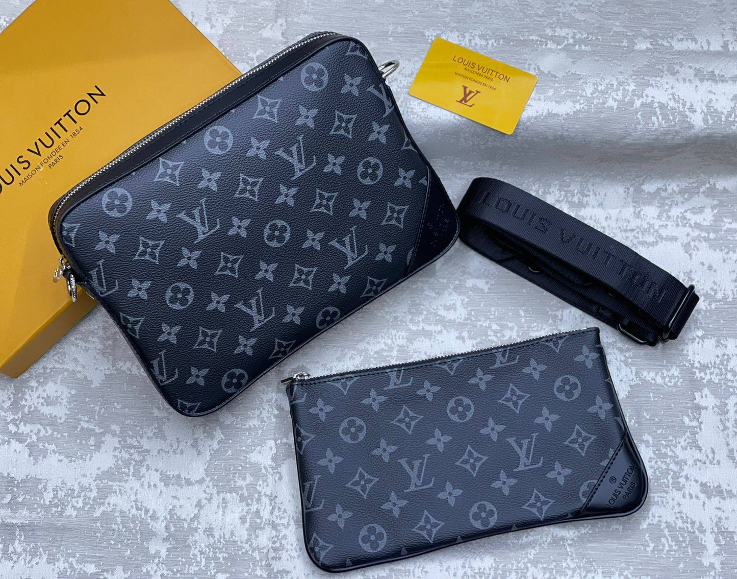 Man cross bag
115 dhs🗽

Zain175
♥️♥️♥️