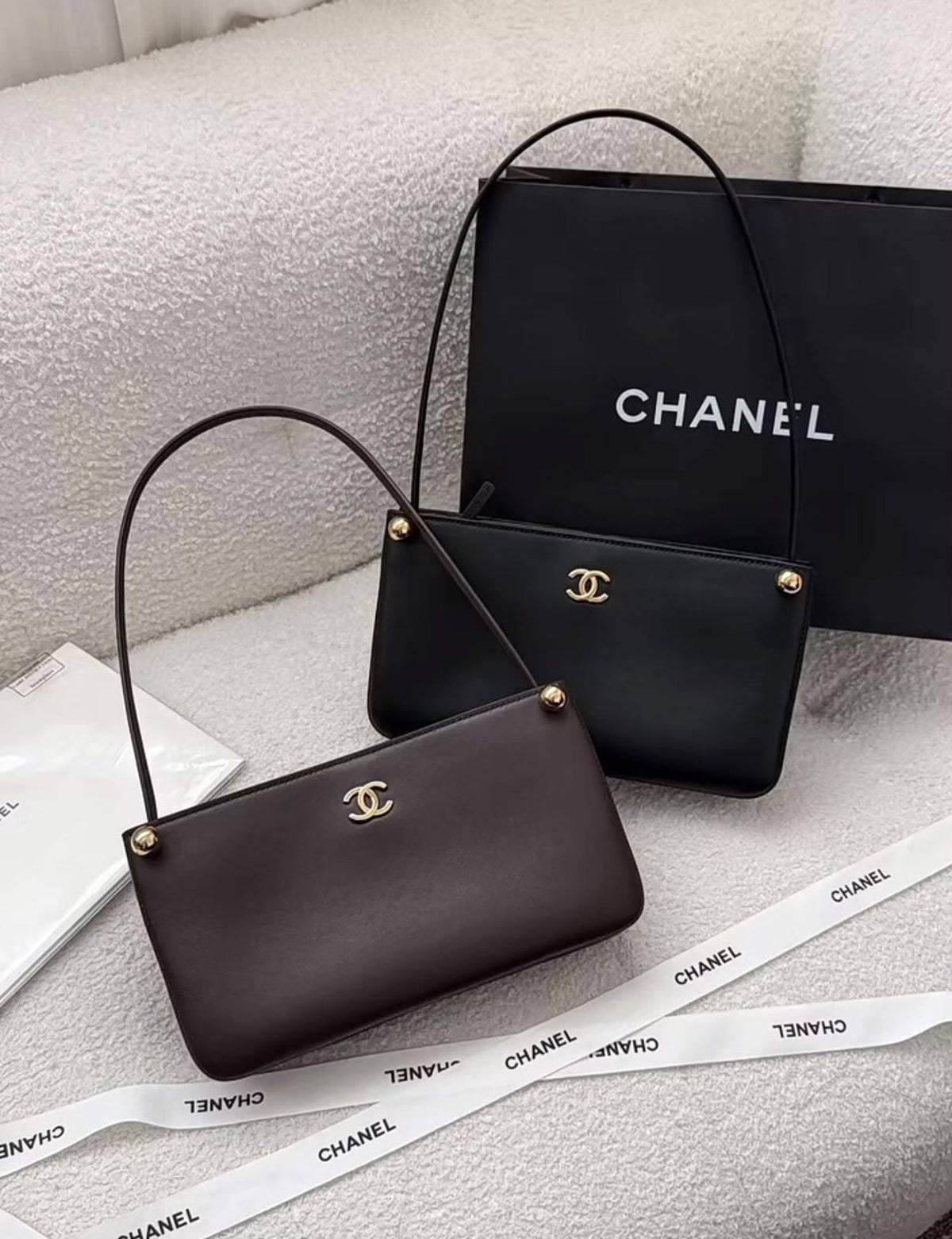 Chanel

115 dhs 
With box

Zain38
♥️♥️♥️