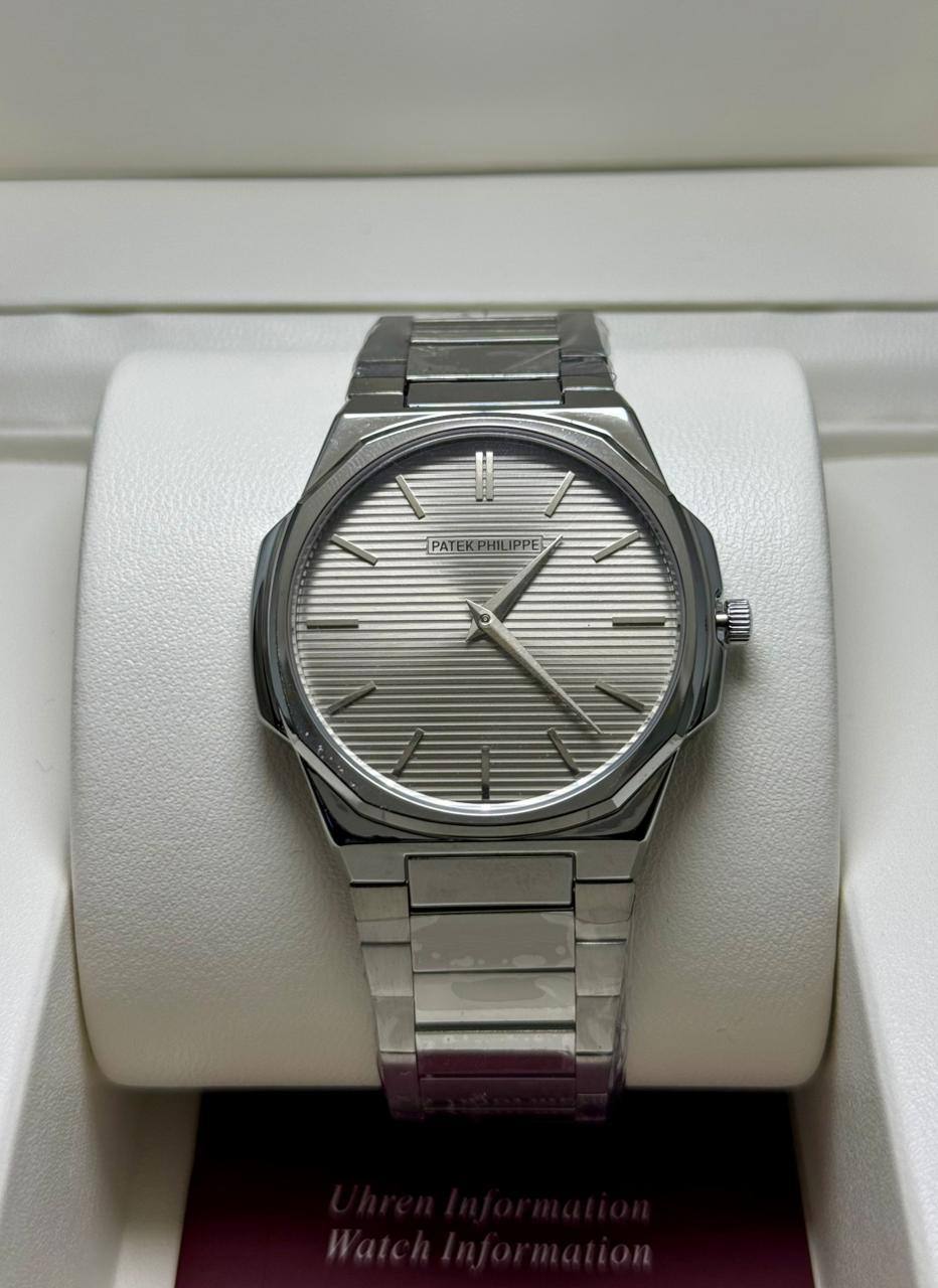 PATEK PHILIPPE SLIM MEN
*GOOD QUALITY*
*WEIGHT LESS CHAIN*
120 dhs🗽
*BATTERY*

Zain29