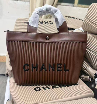 Chanel  

100 dhs🌺

Good quality 

Zain253
♥️♥️♥️