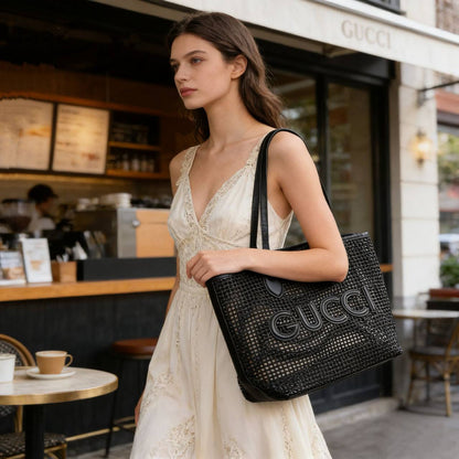GUCCI BEACH BAG 
NEW CAME  GOOD QUALITY 
WITH POUCH
120 dhs🇦🇪

Zain39
♥️♥️♥️