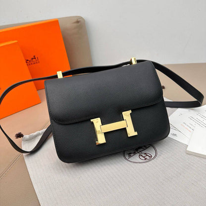 HERMES 
 GOOD QUALITY 
WITH BOX 
🎁🎁🎁

120 dhs✅

Zain295
♥️♥️♥️