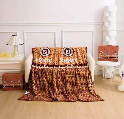 Blanket 

200*230 cm
Double size 

55 dhs💓

with box
🎁🎁🎁

Zain17
♥️♥️♥️