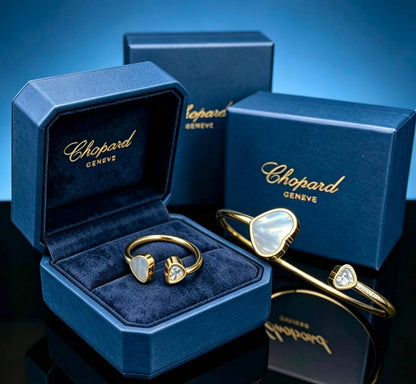 CHOPARD

BANGLE & RING
SET ✨💫

WITH SMALL BOX AND PAPER BAG 🛍️🎁

90 DHS🇦🇪

Zain89
♥️♥️♥️