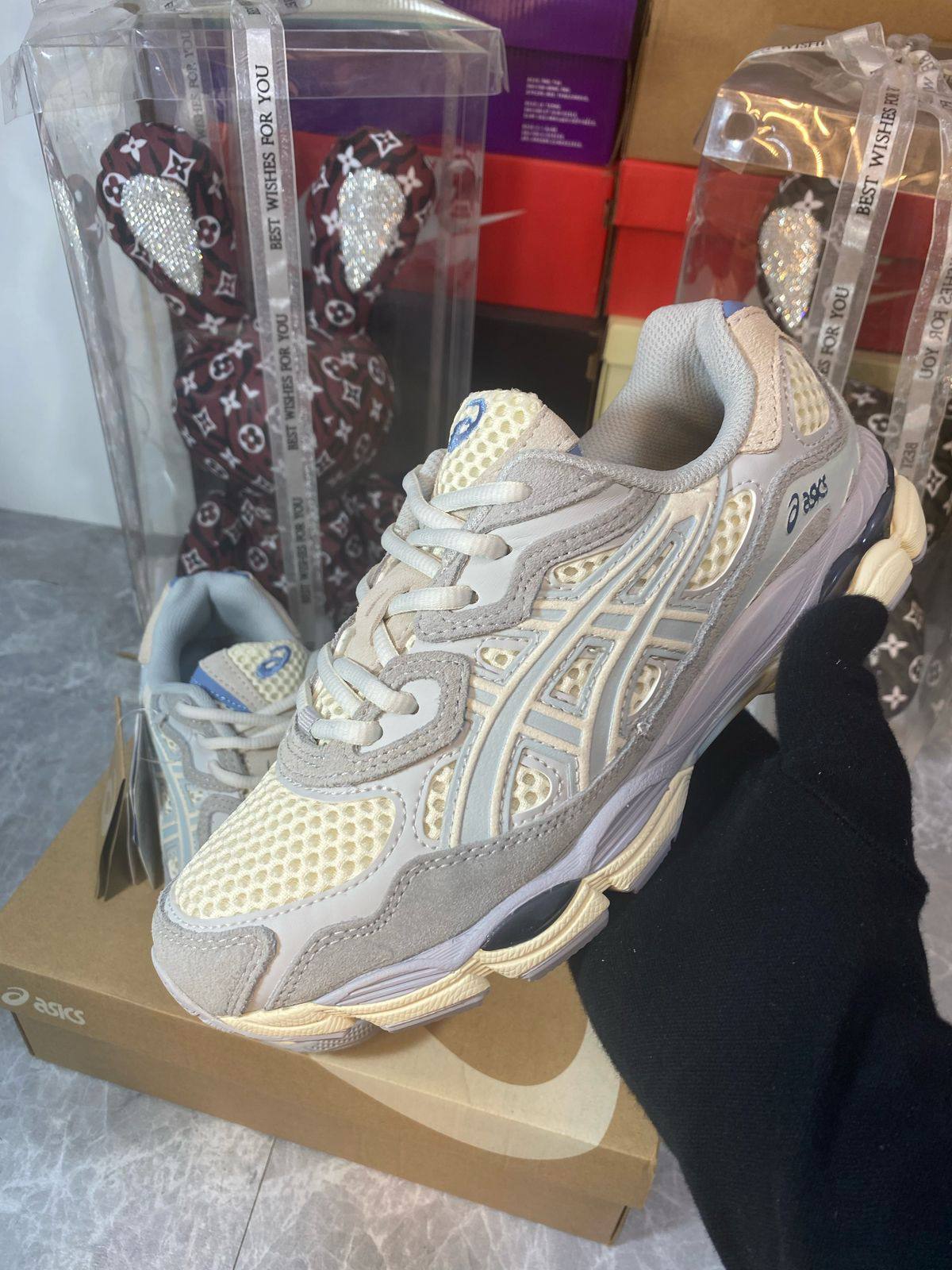 ASICS Gel-NYC 'Ivory Mid Grey'
36-45 AVAILABLE 🤩
240 dhs💓

Zain242
♥️♥️♥️