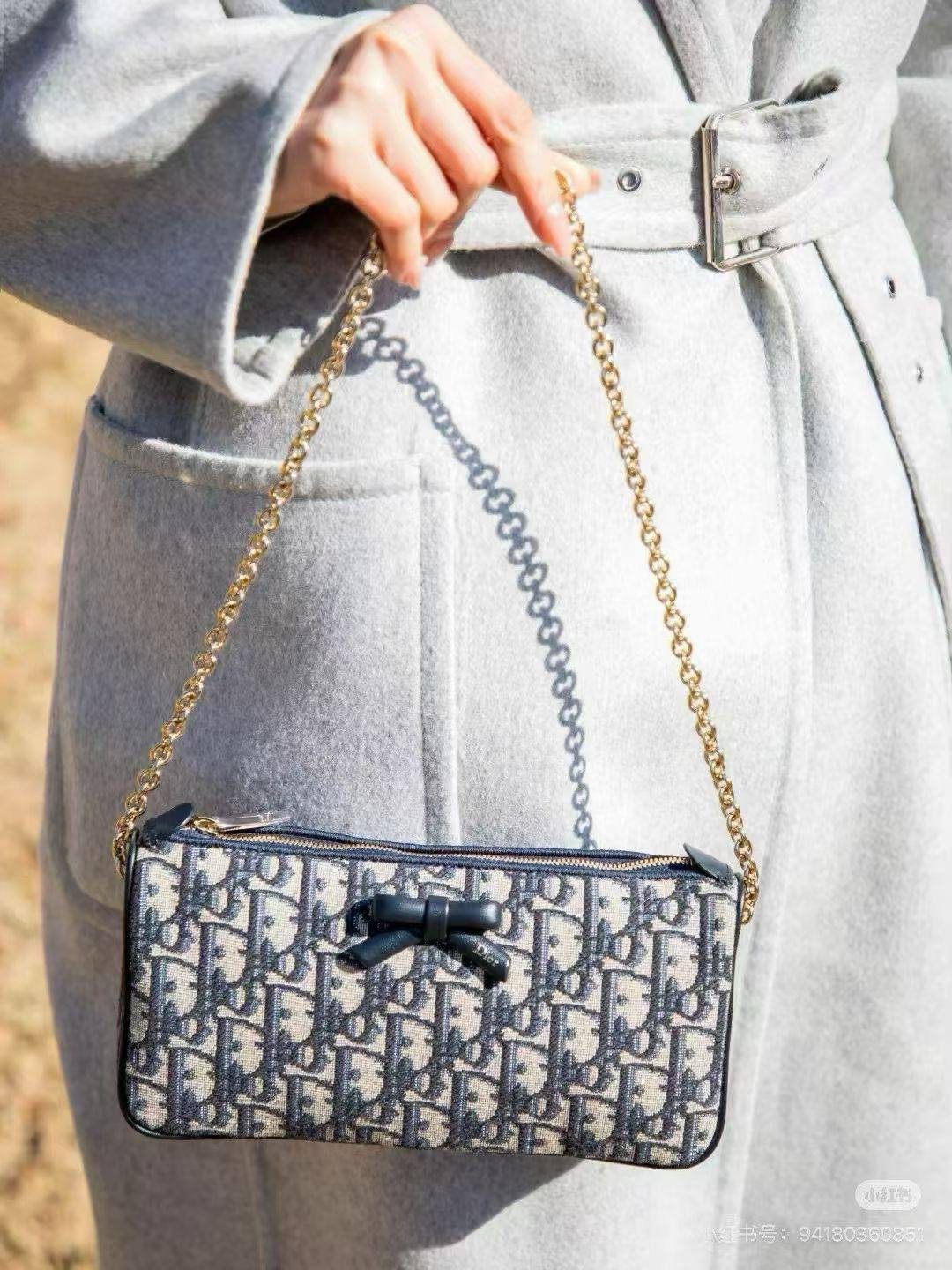 DIOR

Best quality 

with box
size 23CM
100 dhs🇦🇪🇦🇪

Zain290
♥️♥️♥️